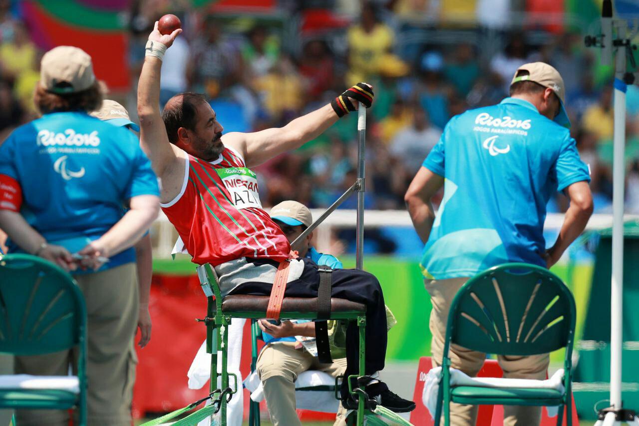 عظیمی برنزی شد و چهاردهمین مدال ایران را به ارمغان آورد عظیمی برنزی شد و چهاردهمین مدال ایران را به ارمغان آورد
