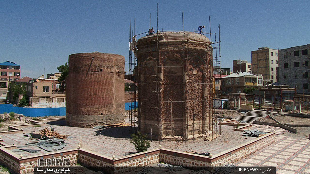 آغاز بازسازی گنبد کبود و برج مدور مراغه آغاز بازسازی گنبد کبود و برج مدور مراغه