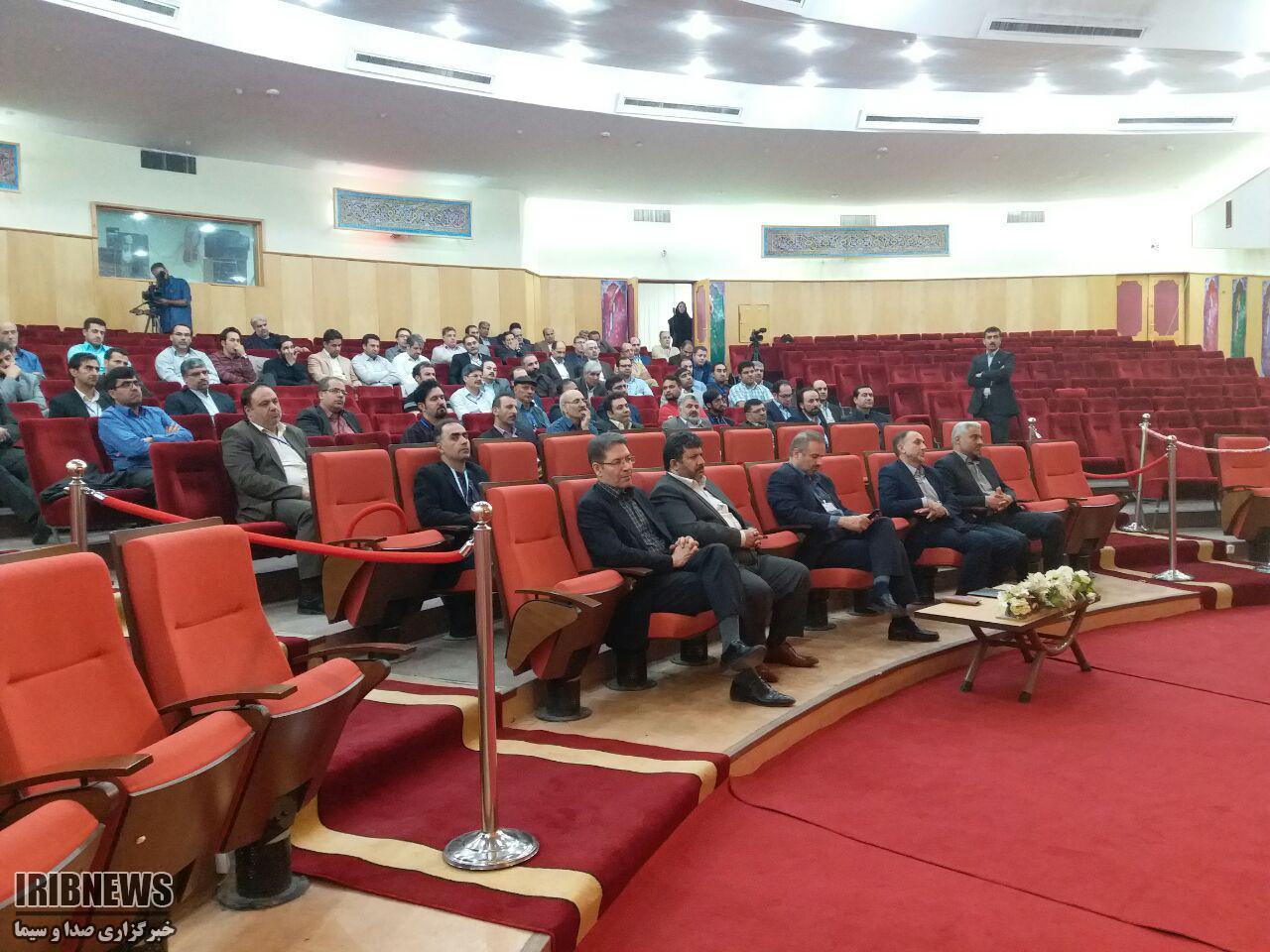 دوربین چشم مخاطب تلقی شود و باید به جای چشم مخاطب ببیند