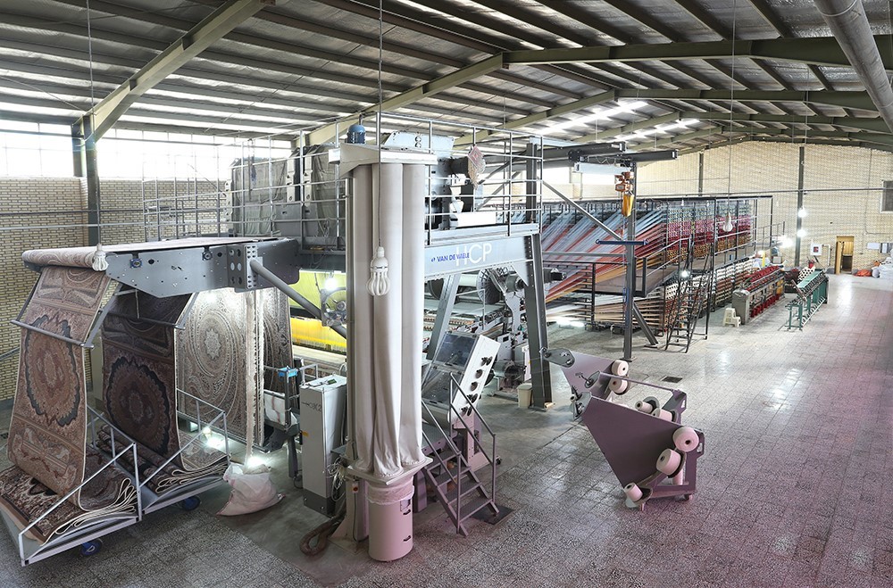 گره ناگشوده بر تار و پود فرش ماشینی