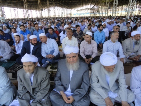 اقامه نماز عید فطر در گلستان + فیلم