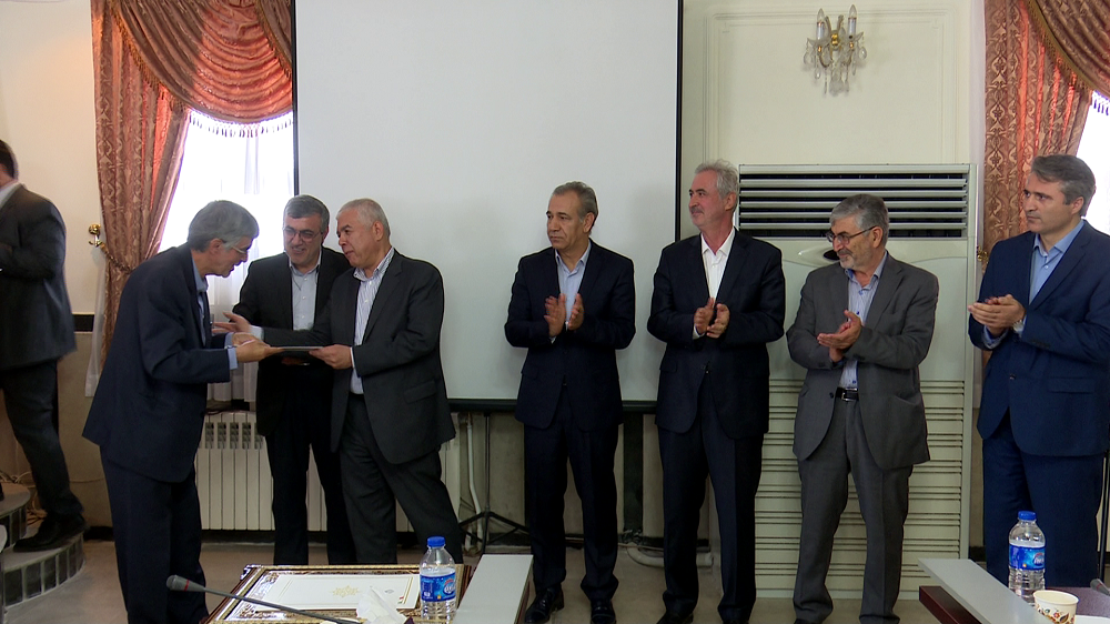 توسعه کشور در گرو اقتصاد دانش بنیان توسعه کشور در گرو اقتصاد دانش بنیان