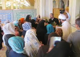 تشرف شیعیان آذری&zwnj; زبان به حرم رضوی برای حضور در راهپیمایی اربعین