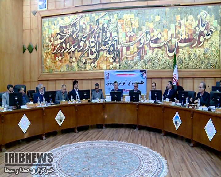 فرمانداران از ٣ درصد نفت و گاز به آموزش و پرورش کمک مالی کنند