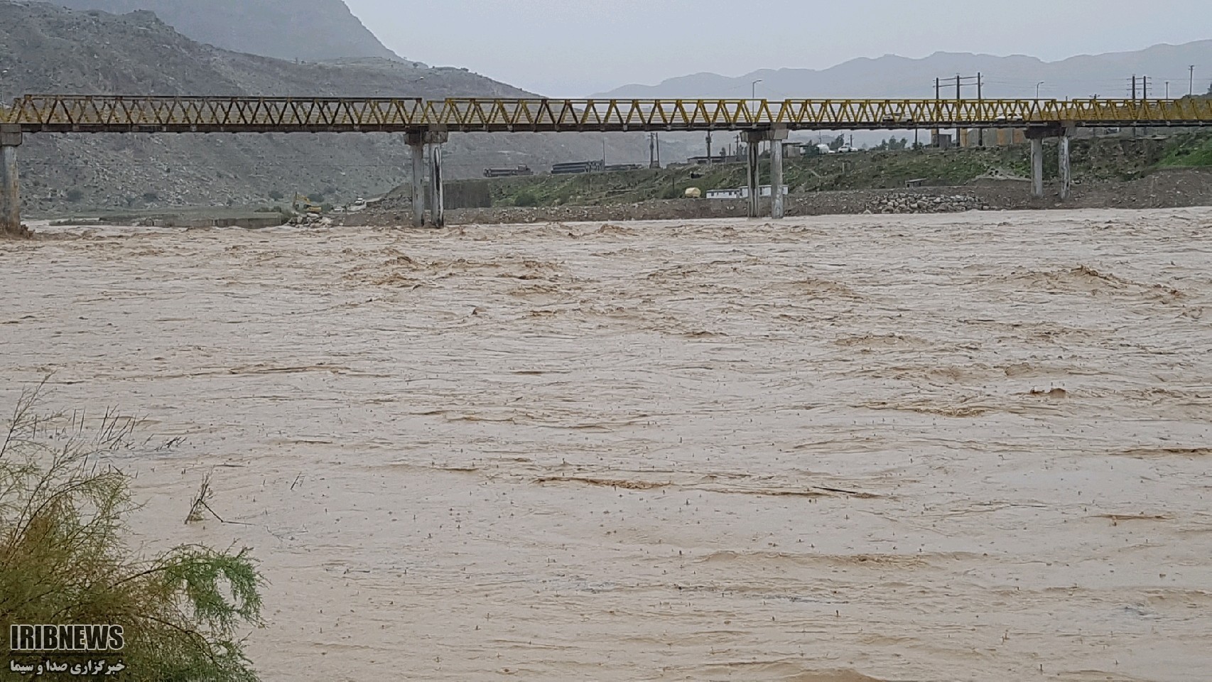 خطر تخریب در کمین پل ایدنک خطر تخریب در کمین پل ایدنک