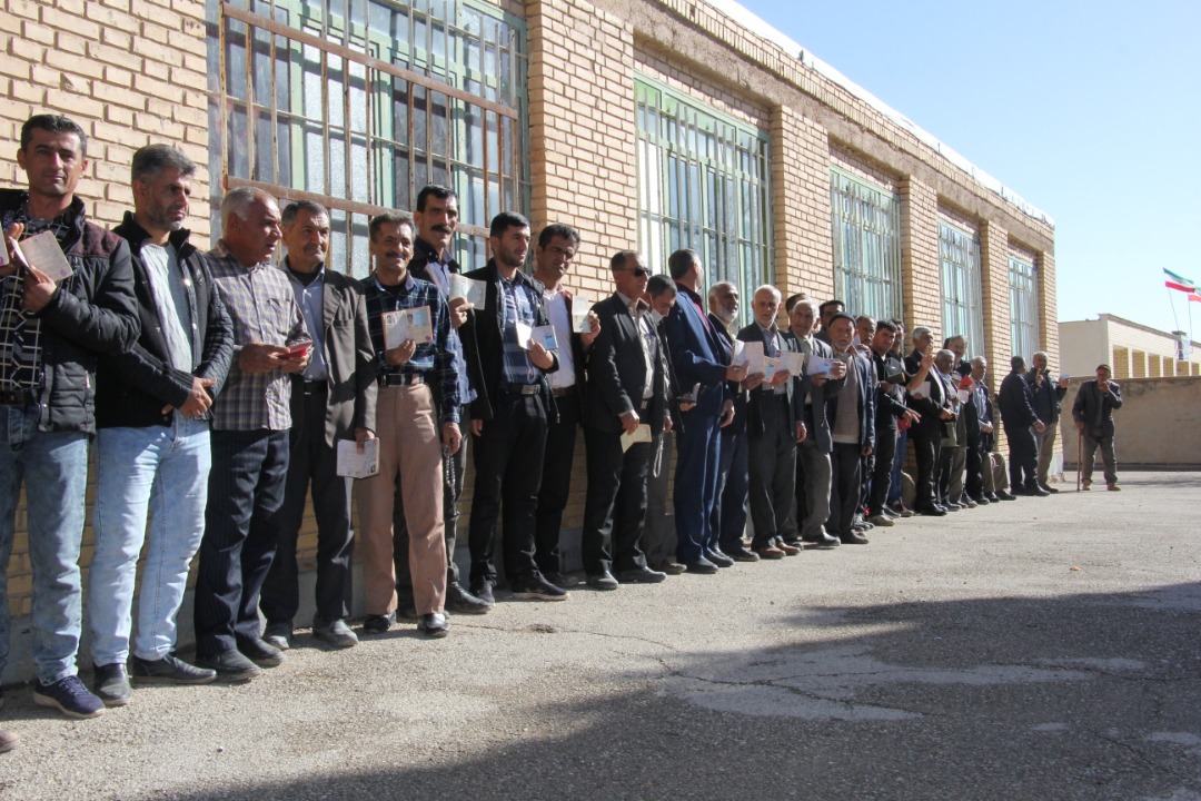 حضور پرشور مردم فارس پای صندوق&zwnj;های رای