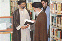 بازدید عضو مجلس خبرگان رهبری از کتابخانه مرکزی آستان قدس رضوی بازدید عضو مجلس خبرگان رهبری از کتابخانه مرکزی آستان قدس رضوی