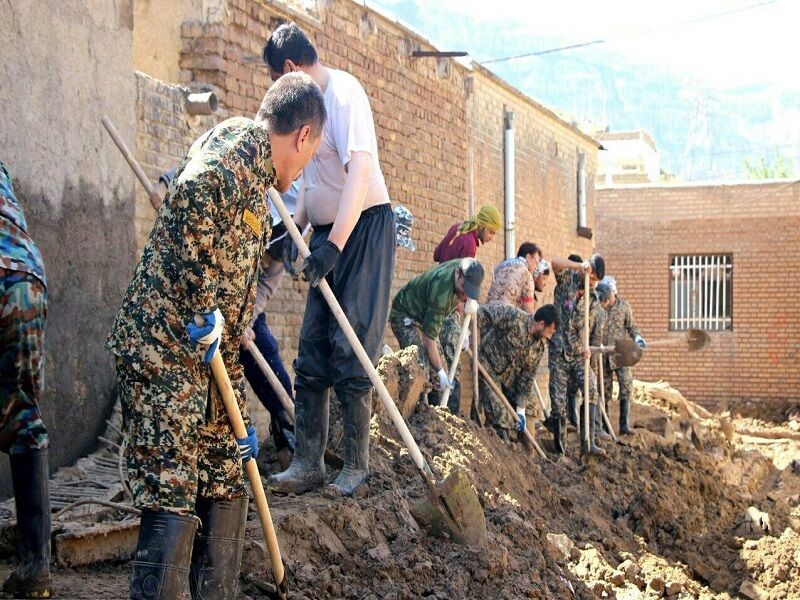 خدمت رسانی ۳۰۵ گروه جهادی خراسان رضوی به مناطق سیل‌زده