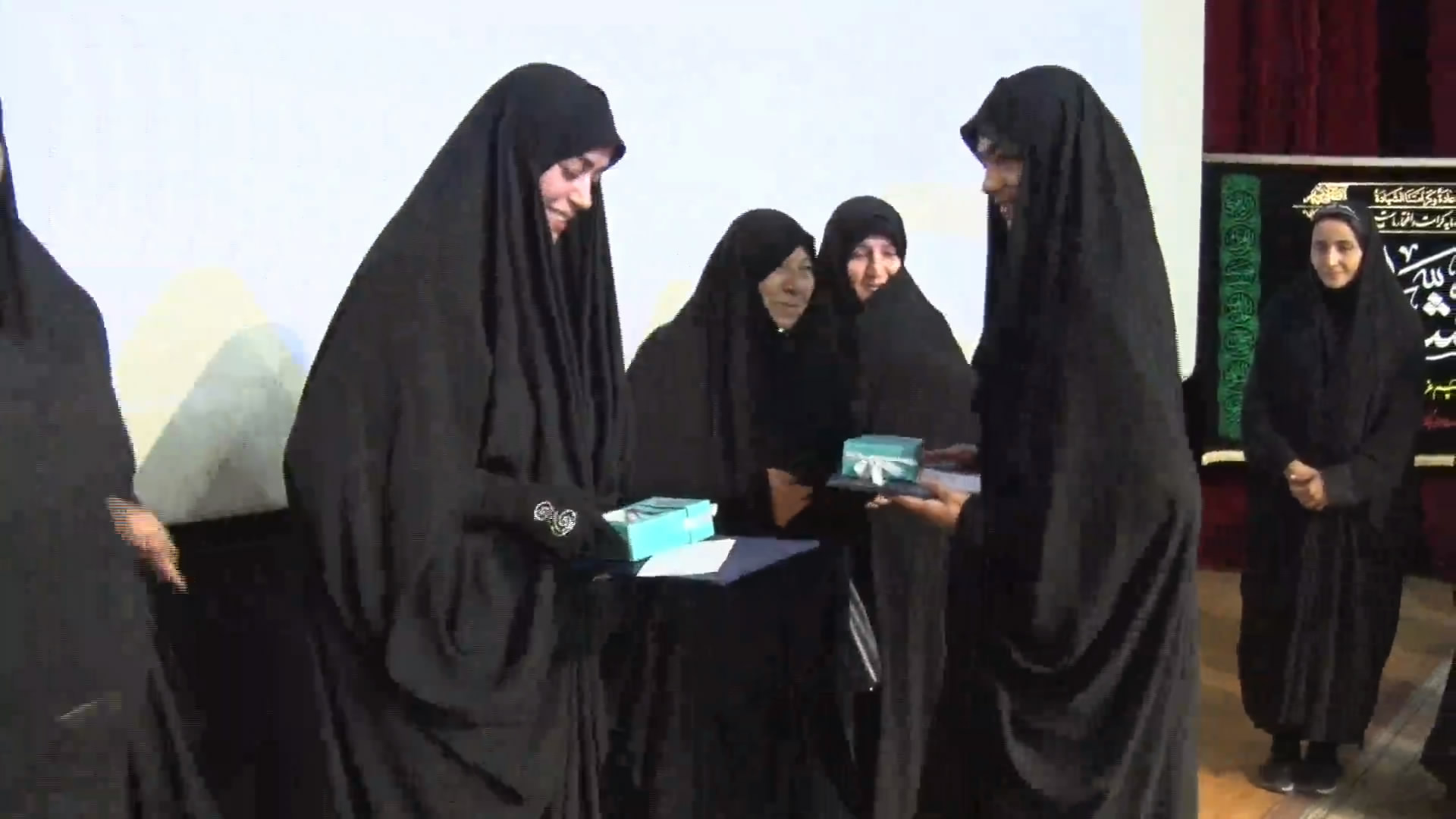 همایش بانوان زینبی و تجلیل از ورزشکاران محجبه همایش بانوان زینبی و تجلیل از ورزشکاران محجبه