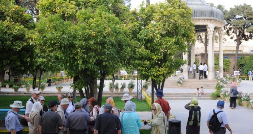 شناسایی ۱۰ مدل تور گردشگری ادبی در فارس شناسایی ۱۰ مدل تور گردشگری ادبی در فارس