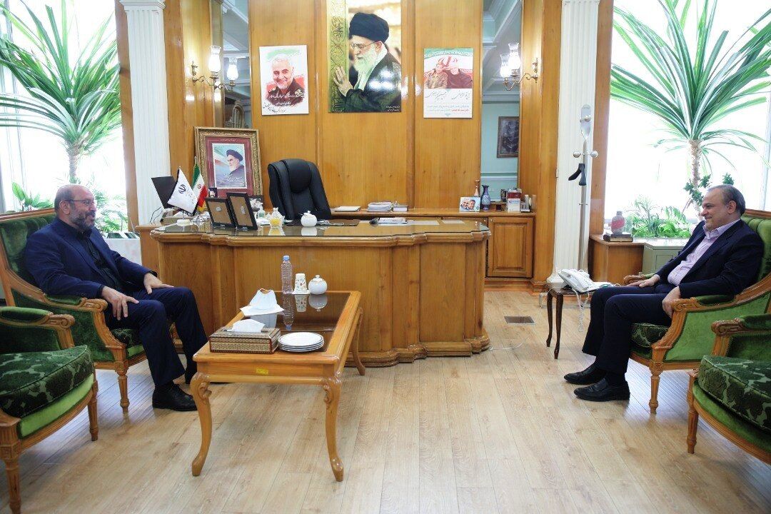 دیدار و گفت و گوی مشاور رهبری با استاندار خراسان رضوی دیدار و گفت و گوی مشاور رهبری با استاندار خراسان رضوی