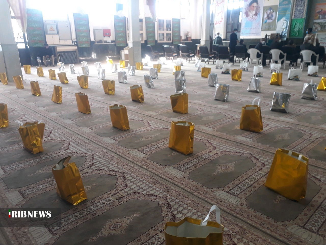 توزیع 5 هزار و 800 بسته معیشتی کمک مومنانه در سربیشه