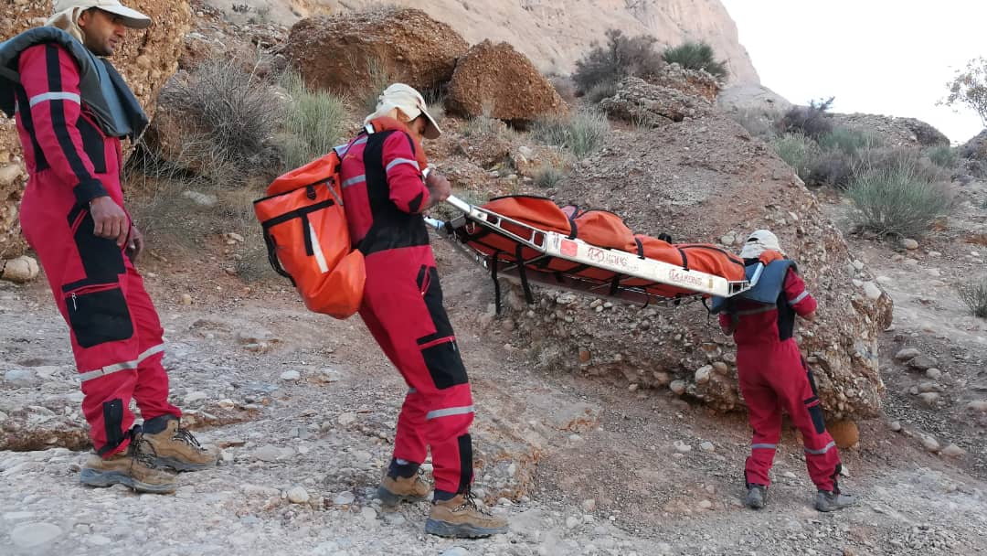 نجات فردگرفتار شده در ارتفاعات روستای «زنجیره علیا» چرداول