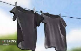 لباس سیاه آویزان