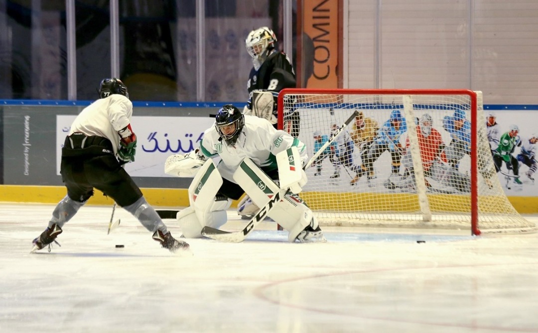 برگزاری مسابقات سه جانبه هاکی روی یخ در تهران