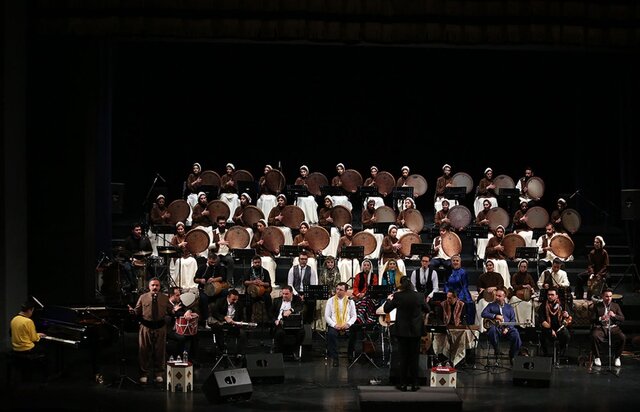 اجرای موسیقی کُردی بر روی سن تالار وحدت اجرای موسیقی کُردی بر روی سن تالار وحدت