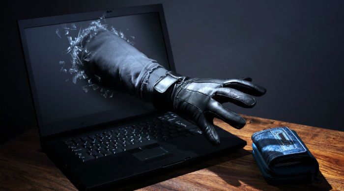 کلاهبرداری با ترفند درخواست کمک و مظلوم نمایی کلاهبرداری با ترفند درخواست کمک و مظلوم نمایی