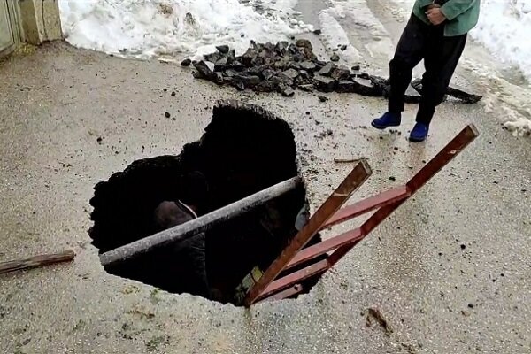 گلایه ساکنان محله کسنویه یزد از فرونشستهای مکرر زمین گلایه ساکنان محله کسنویه یزد از فرونشستهای مکرر زمین