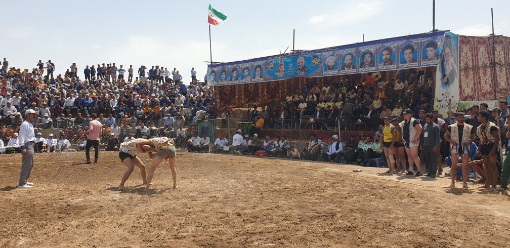 برگزاری مسابقات منطقه ای کشتی با چوخه در شهر گرماب