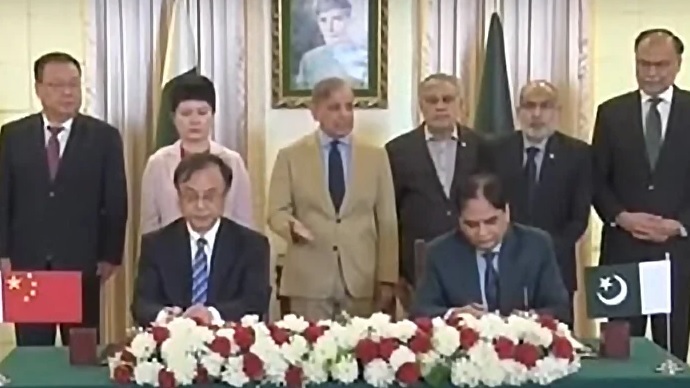 امضاء تفاهم نامه ساخت نیروگاه هسته ای بین پاکستان و چین