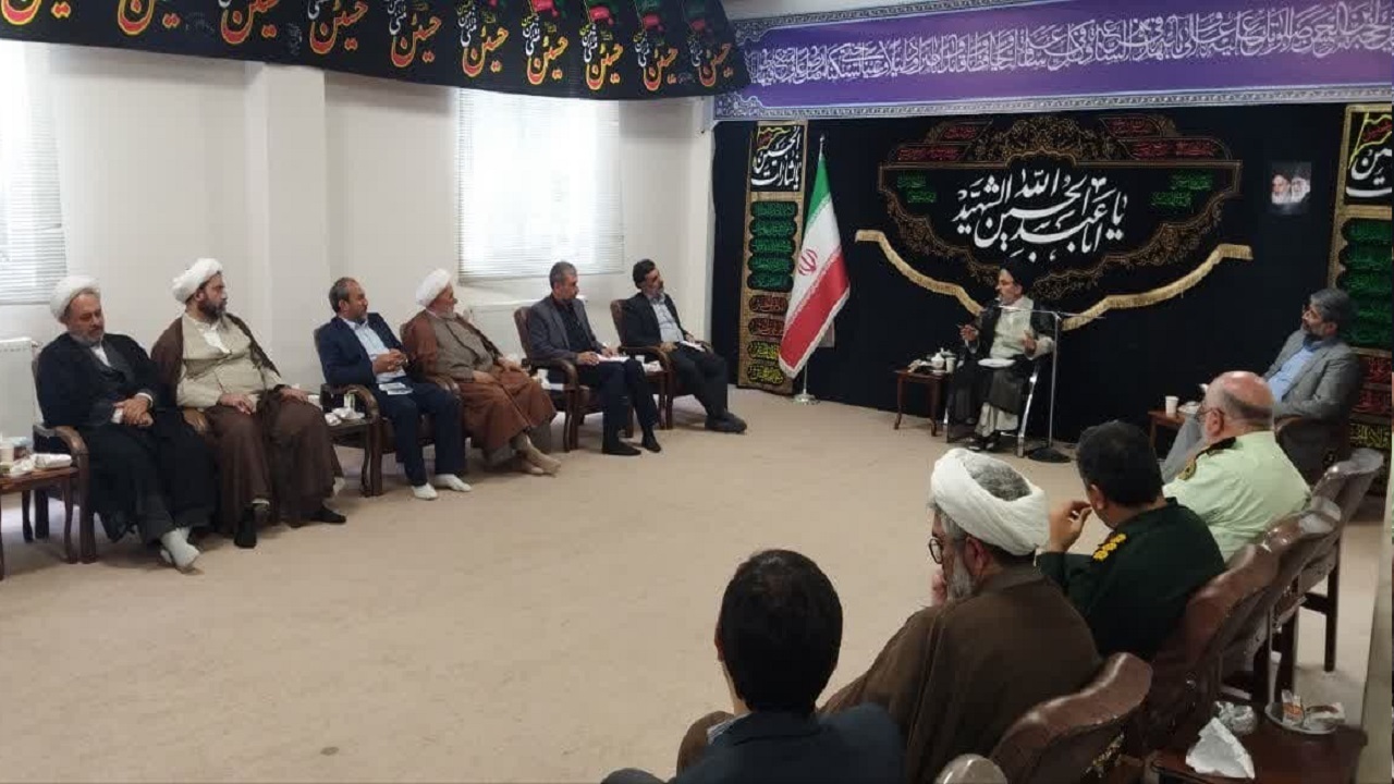 نماینده ولی فقیه: در عزاداری محرم سخنرانی مورد توجه بیش از پیش قرار گیرد نماینده ولی فقیه: در عزاداری محرم سخنرانی مورد توجه بیش از پیش قرار گیرد