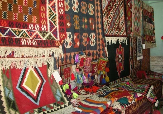 دارندگان نشان ملی صنایع دستی در اردبیل تجلیل شدند