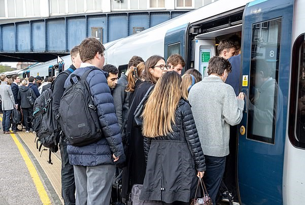 اعتصاب در شماری از خطوط مترو لندن اعتصاب در شماری از خطوط مترو لندن