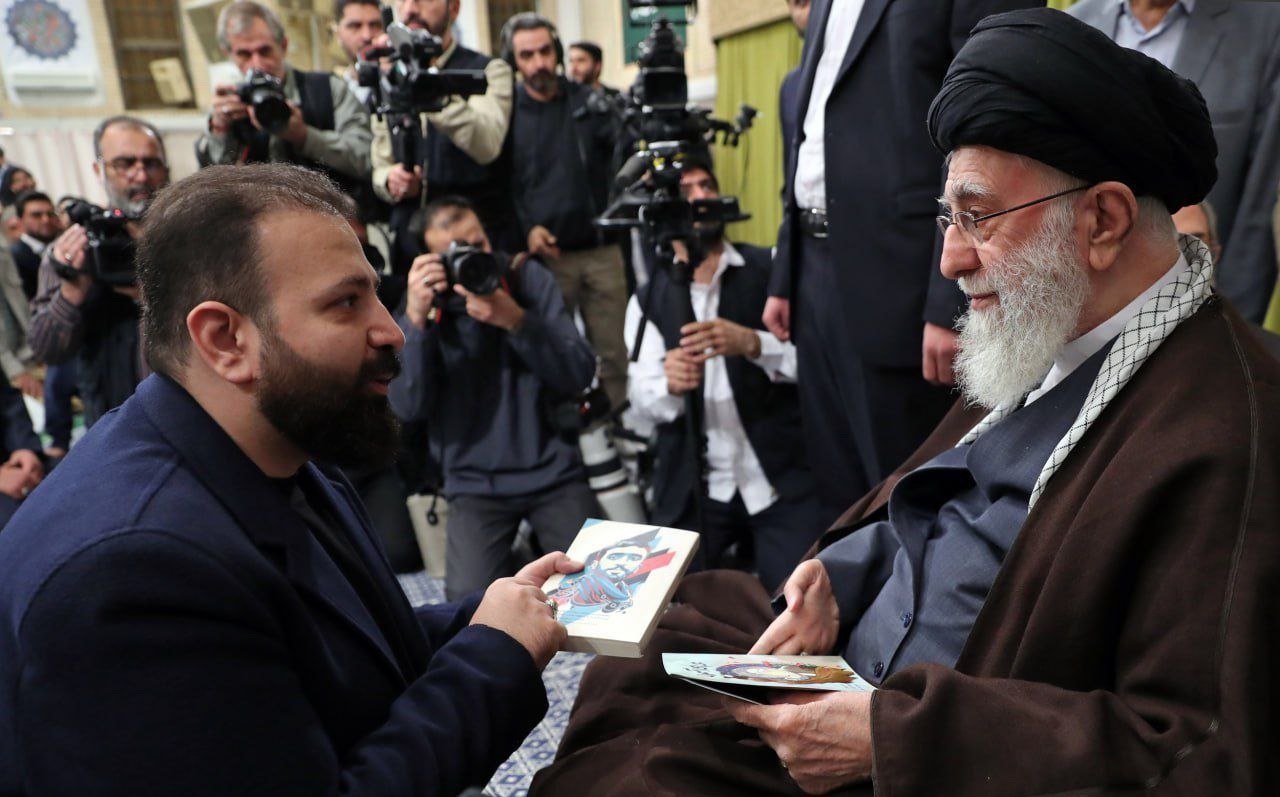 شعر فارسی، رسانه کمنظیر و قدرتمند در دوران جنگ رسانهای شعر فارسی، رسانه کمنظیر و قدرتمند در دوران جنگ رسانهای