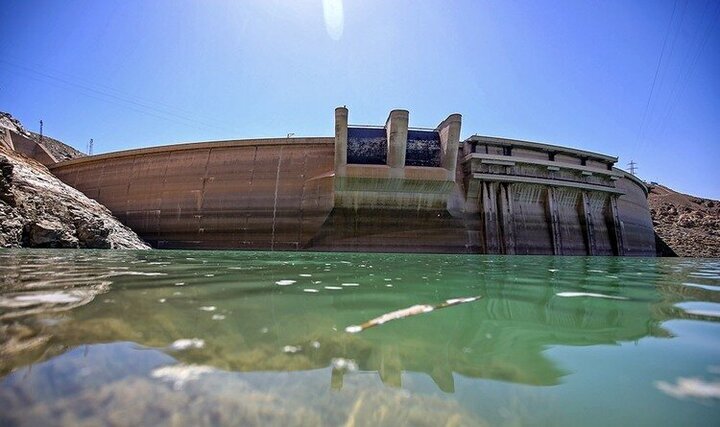 **** ۸۹ درصد مخزن سد زاینده رود خالی است/ خروج نیروگاه سد زاینده رود از مدار تولید **** ۸۹ درصد مخزن سد زاینده رود خالی است/ خروج نیروگاه سد زاینده رود از مدار تولید