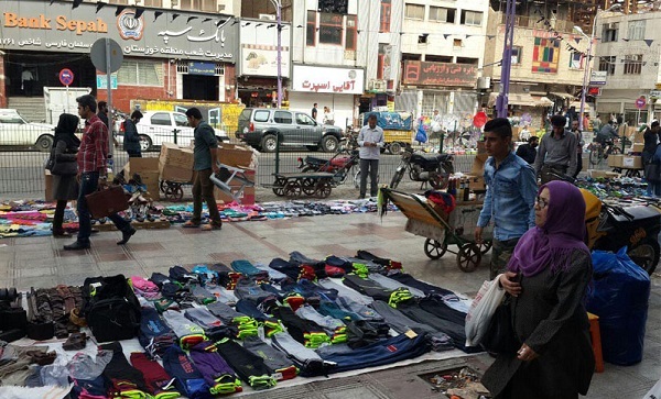 ساماندهی دستفروشان مطالبه شهروندان اهوازی ساماندهی دستفروشان مطالبه شهروندان اهوازی