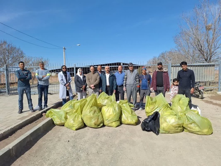 پاک‌سازی بخشی از محوطه تاریخی شهر کهن نیشابور