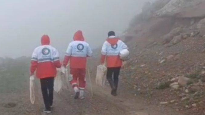 امدادرسانی به عشایر گرفتار شده در اثر برف و کولاک منطقه آلوارس امدادرسانی به عشایر گرفتار شده در اثر برف و کولاک منطقه آلوارس