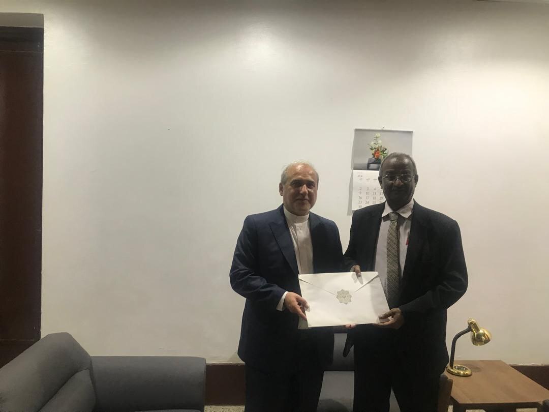 تقدیم استوارنامه سفیر جدید ایران در سودان تقدیم استوارنامه سفیر جدید ایران در سودان