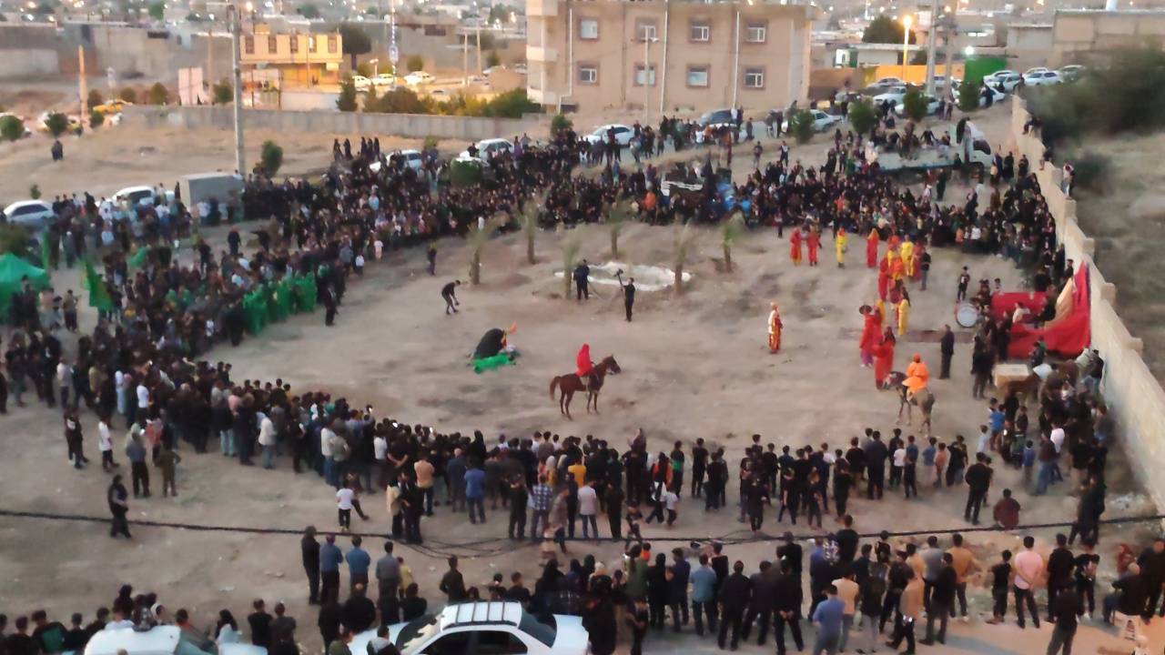 اجرای آیین تعزیه بزرگ واقعه عاشورا در لنده اجرای آیین تعزیه بزرگ واقعه عاشورا در لنده