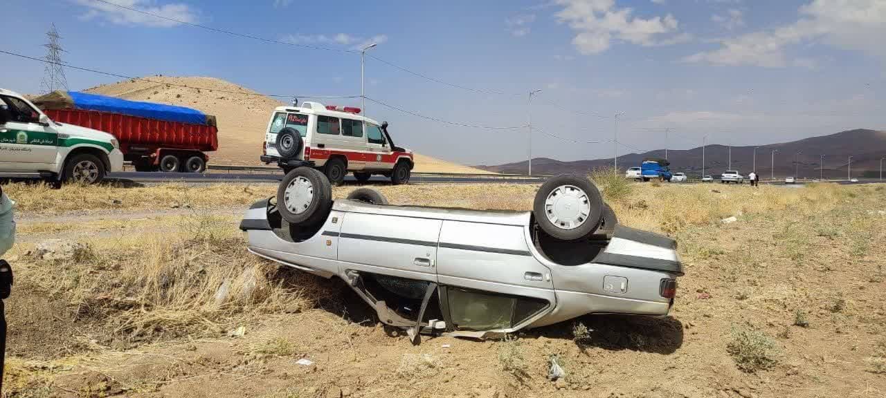 راننده از واژگونی خودرو جان سالم به در برد