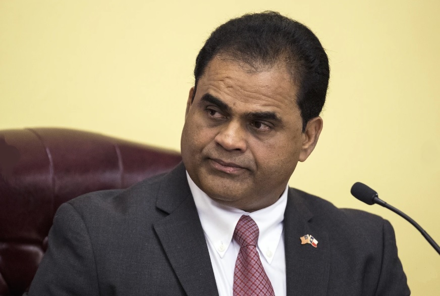 یک مقام ایالت «تگزاس» به انتشار پست‌های جعلی انتخاباتی متهم شد