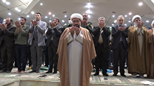 نماز عید فطر به امامت آیت‌الله حبیب‌الله شعبانی موثقی، نماینده ولی فقیه در استان همدان