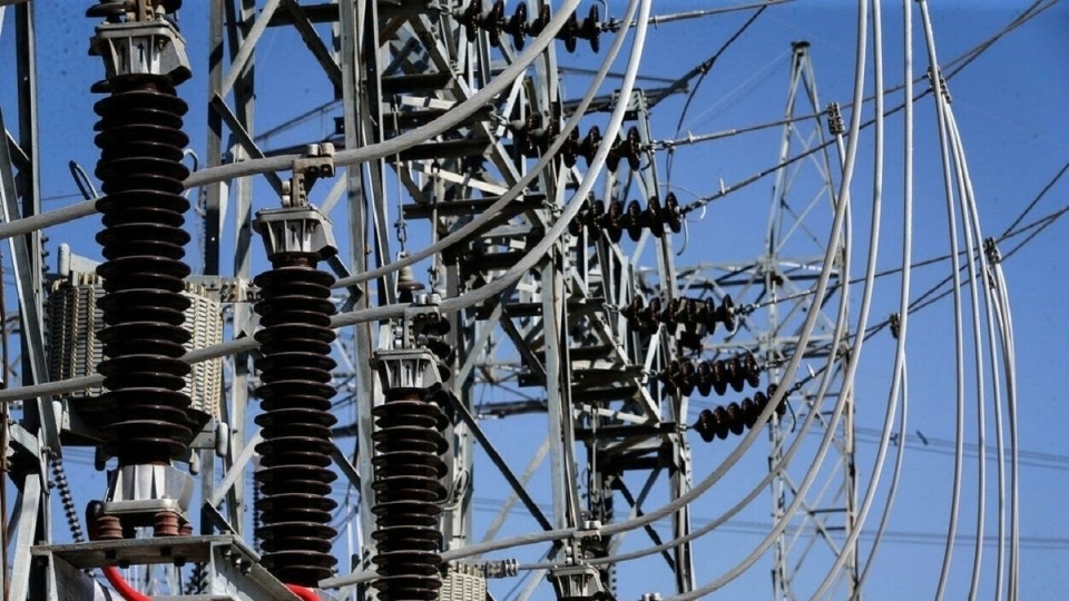 **تدوین طرح های ویژه برای تامین برق پایتخت در ماههای گرم امسال **تدوین طرح های ویژه برای تامین برق پایتخت در ماههای گرم امسال