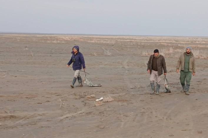 پایش سواحل مشرف به پادگان المهدی در حریم پارک ملی دریاچه ارومیه