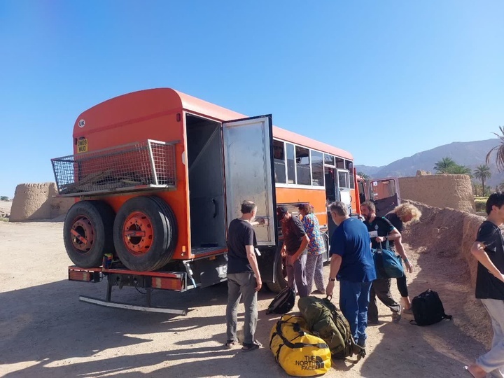استقبال گردشگران خارجی از روستای جهانی اصفهک استقبال گردشگران خارجی از روستای جهانی اصفهک