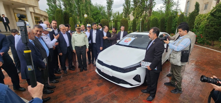 ** شماره‌گذاری نخستین خودروی وارداتی از منطقه آزاد تجاری - صنعتی قصرشیرین