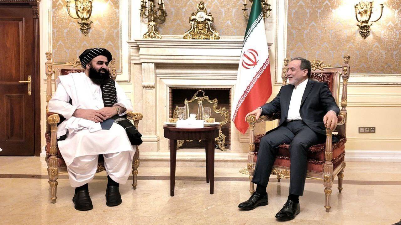 دیدار سرپرست وزارت خارجه افغانستان با عراقچی دیدار سرپرست وزارت خارجه افغانستان با عراقچی