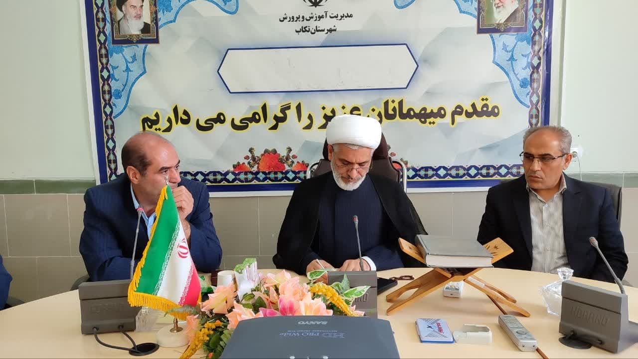 تقویت بدنه آموزش و پرورش همواره باید مورد توجه قرار گیرد