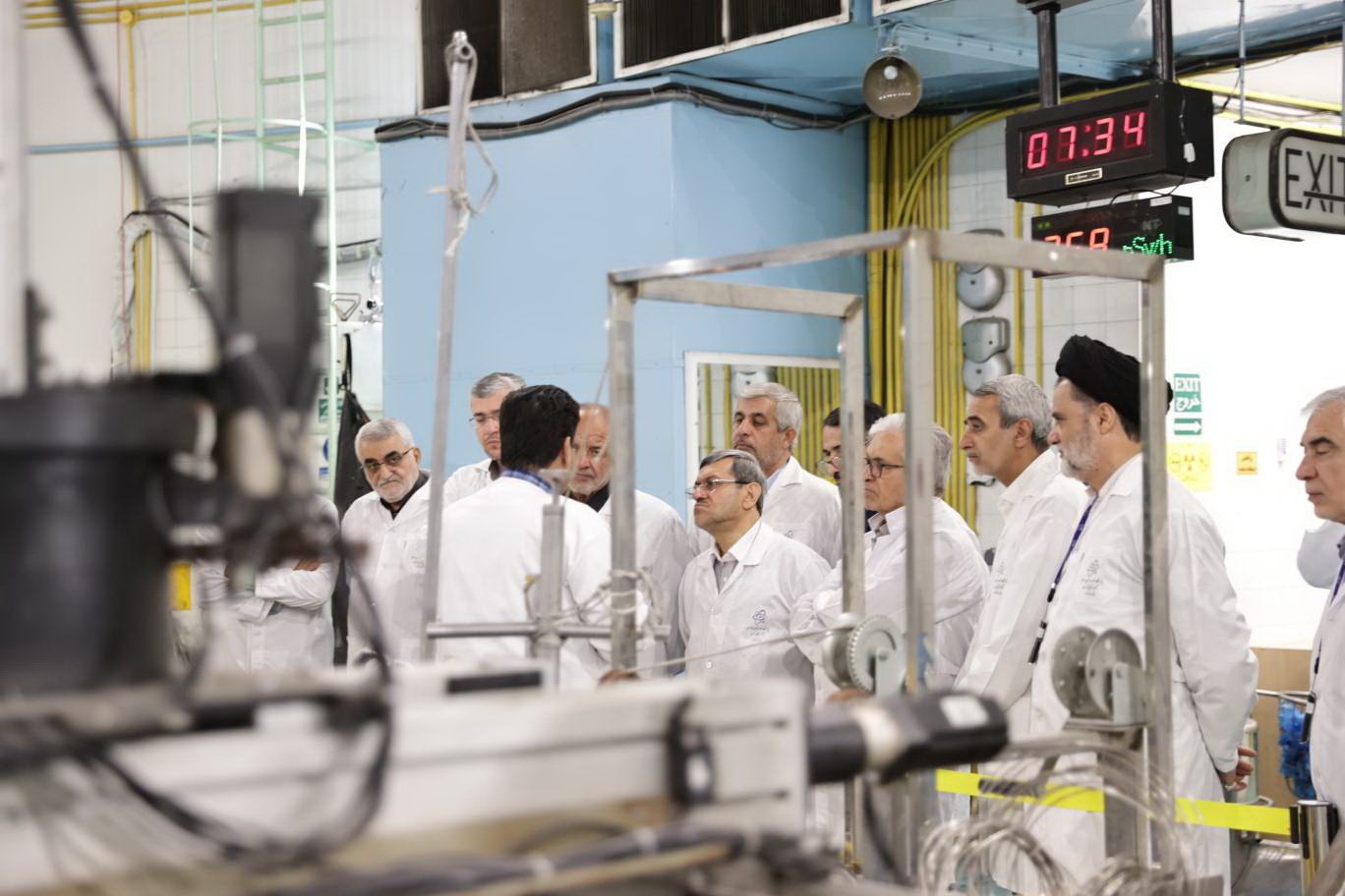 بازدید اعضای کمیسیون امنیت ملی مجلس از راکتور تحقیقاتی تهران بازدید اعضای کمیسیون امنیت ملی مجلس از راکتور تحقیقاتی تهران