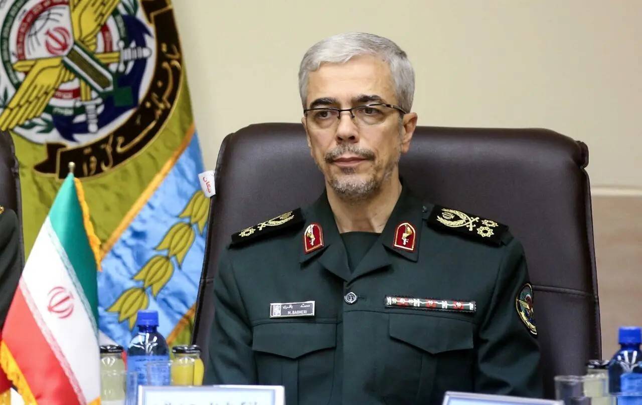 اخبار تایید نشده از شهادت سرلشکر باقری اخبار تایید نشده از شهادت سرلشکر باقری