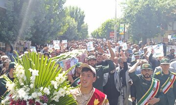 تشییع پیکر پاک یکی از شهدای حمله رژیم صهیونیستی در میاندوآب تشییع پیکر پاک یکی از شهدای حمله رژیم صهیونیستی در میاندوآب