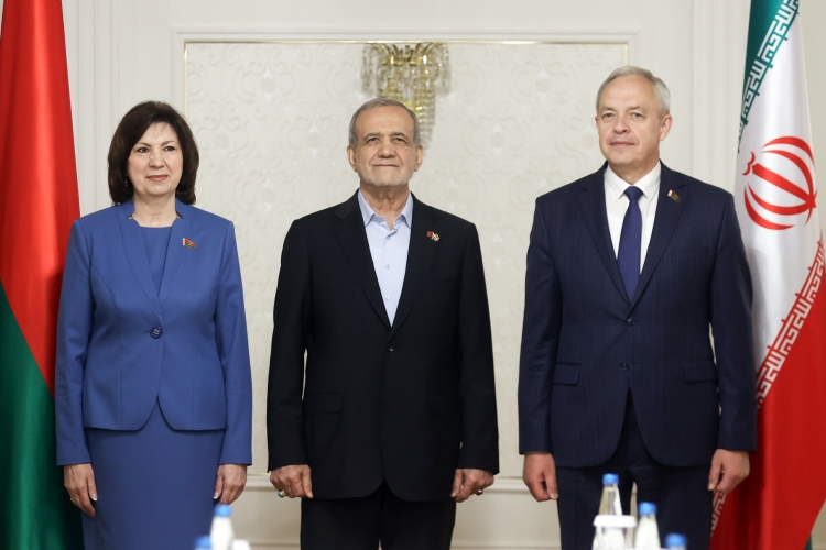 پزشکیان: مجالس در تسهیل و پیشبرد اهداف دولتها بسیار موثر هستند پزشکیان: مجالس در تسهیل و پیشبرد اهداف دولتها بسیار موثر هستند