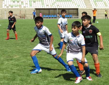 برگزاری فستیوال مدارس فوتبال در همدان برگزاری فستیوال مدارس فوتبال در همدان