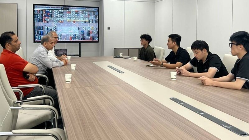 همکاری ایران و چین برای واردات خودروهای گردشگری همکاری ایران و چین برای واردات خودروهای گردشگری