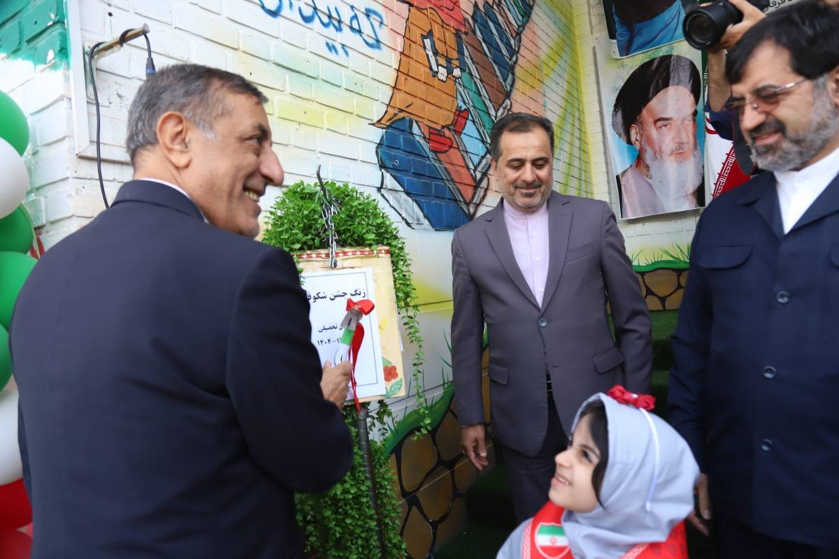 نواختن زنگ آغاز سال تحصیلی شکوفه‌ها از سوی معاون اجرایی رئیس جمهور